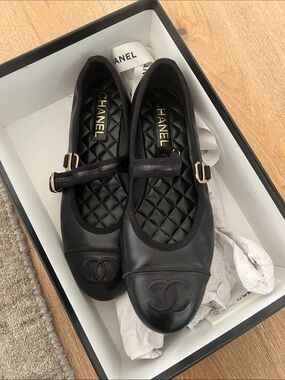 CHANEL Black Quilted Leather Mary Jane Flats with CC Toe